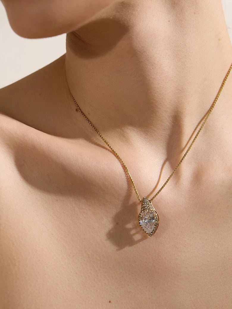 Transparent Cubic Zirconia Pendant Necklace - Ecru
