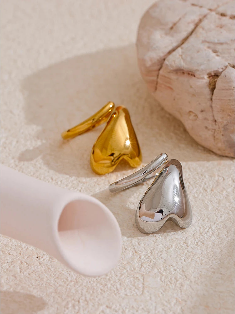 Trendy Heart Chunky Statement Ring - Ecru