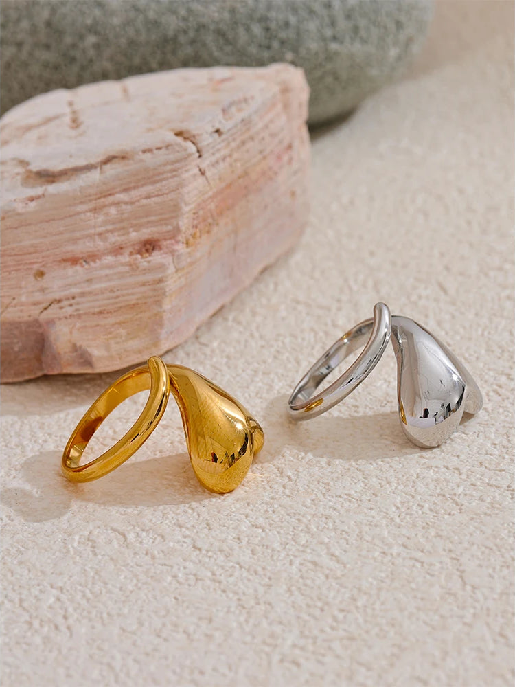 Trendy Heart Chunky Statement Ring - Ecru