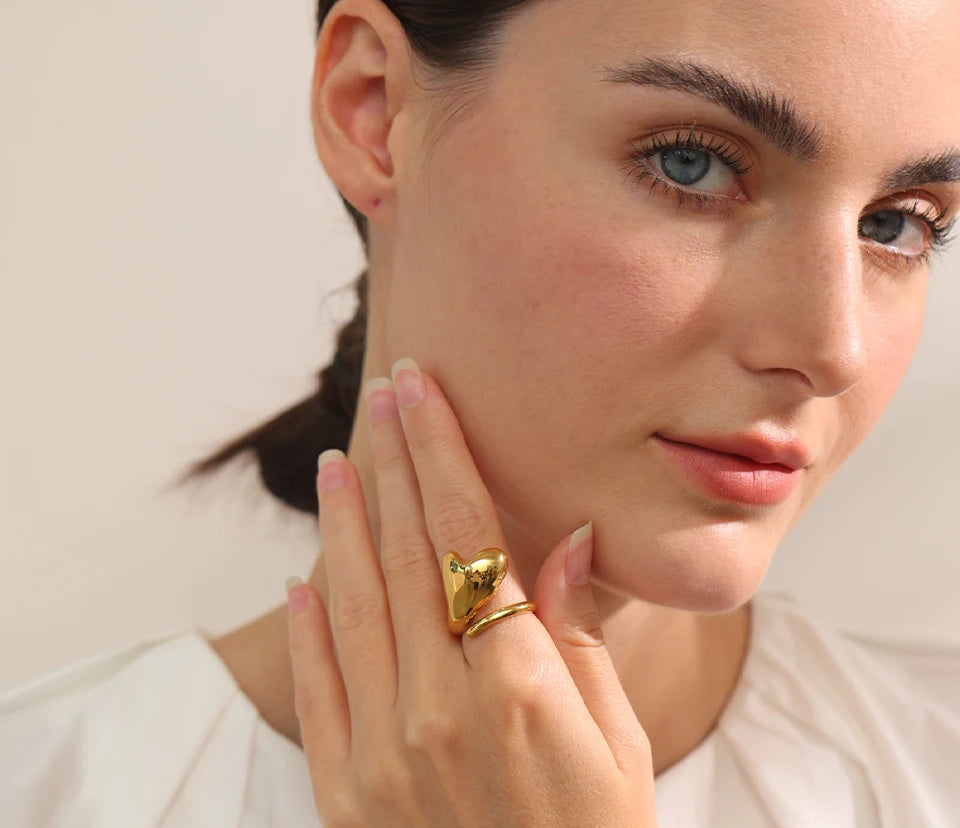 Trendy Heart Chunky Statement Ring - Ecru