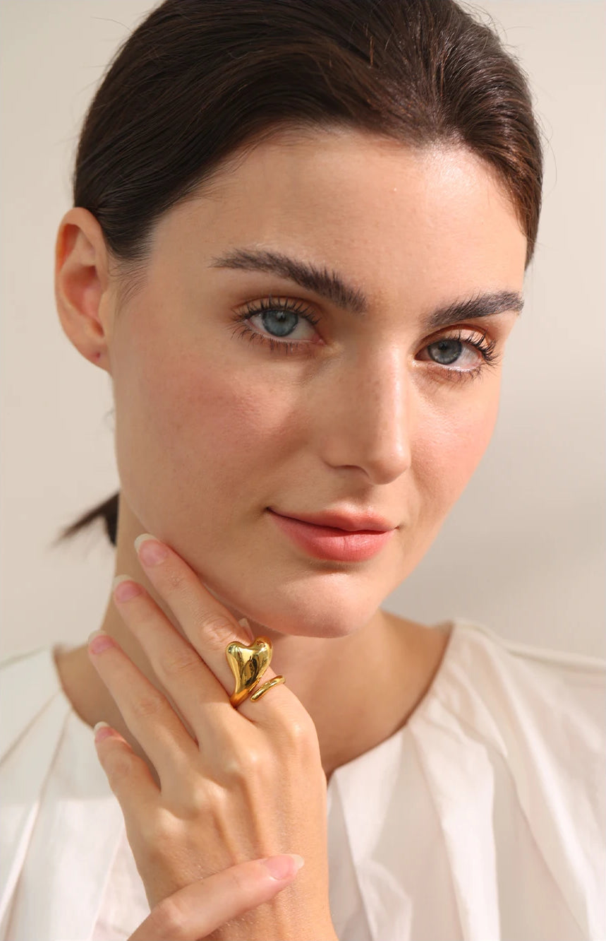 Trendy Heart Chunky Statement Ring - Ecru