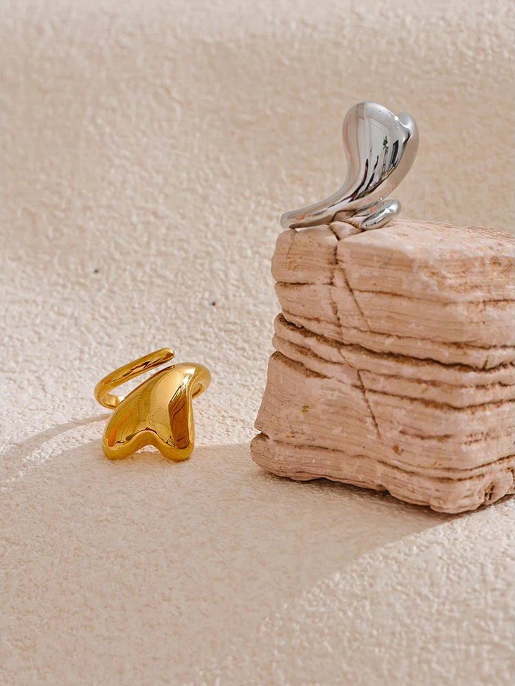 Trendy Heart Chunky Statement Ring - Ecru