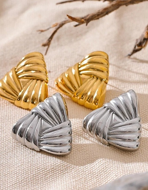 Triangle Texture Charm Stud Earrings - Ecru