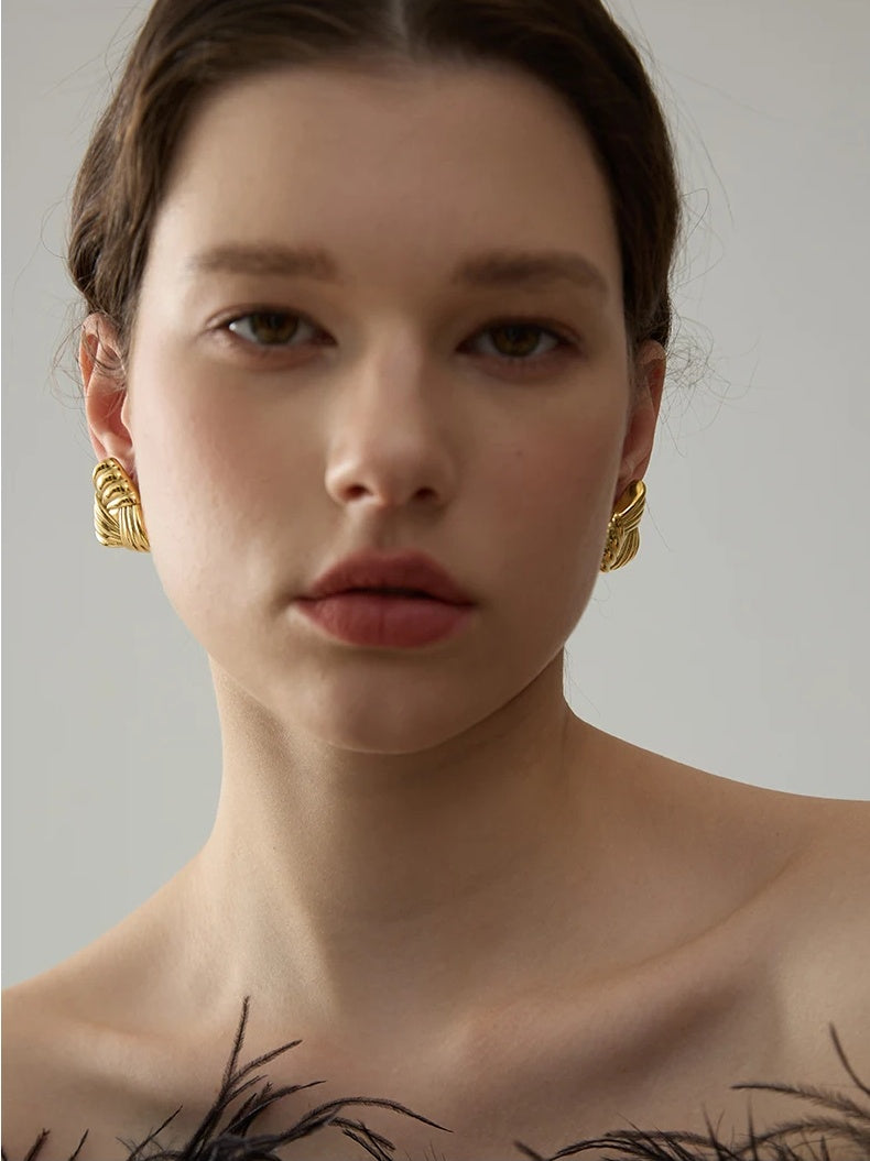 Triangle Texture Charm Stud Earrings - Ecru
