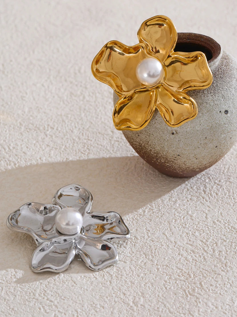 Versatile Pearl Flower Statement Brooch - Ecru