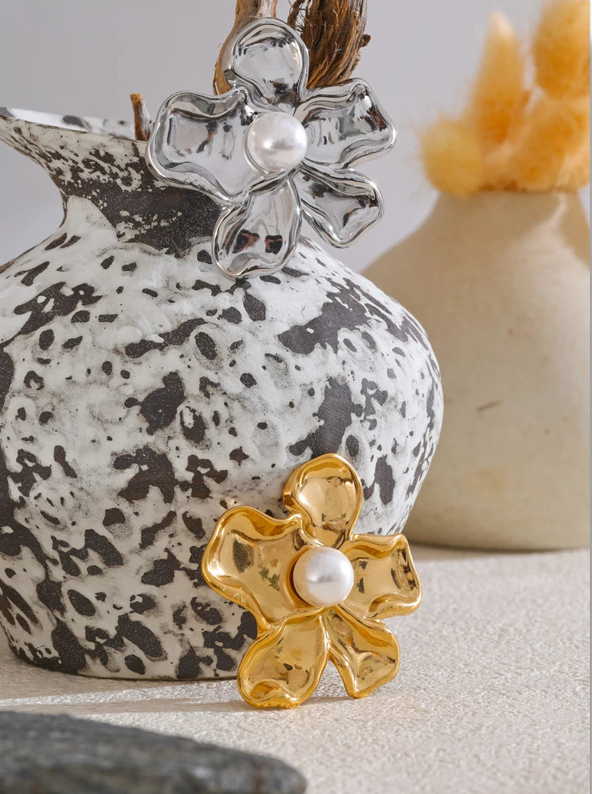 Versatile Pearl Flower Statement Brooch - Ecru