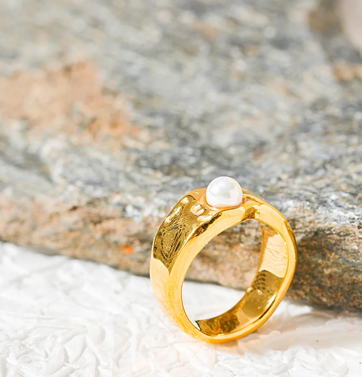 Vintage Imitation Pearls Texture Ring - Ecru