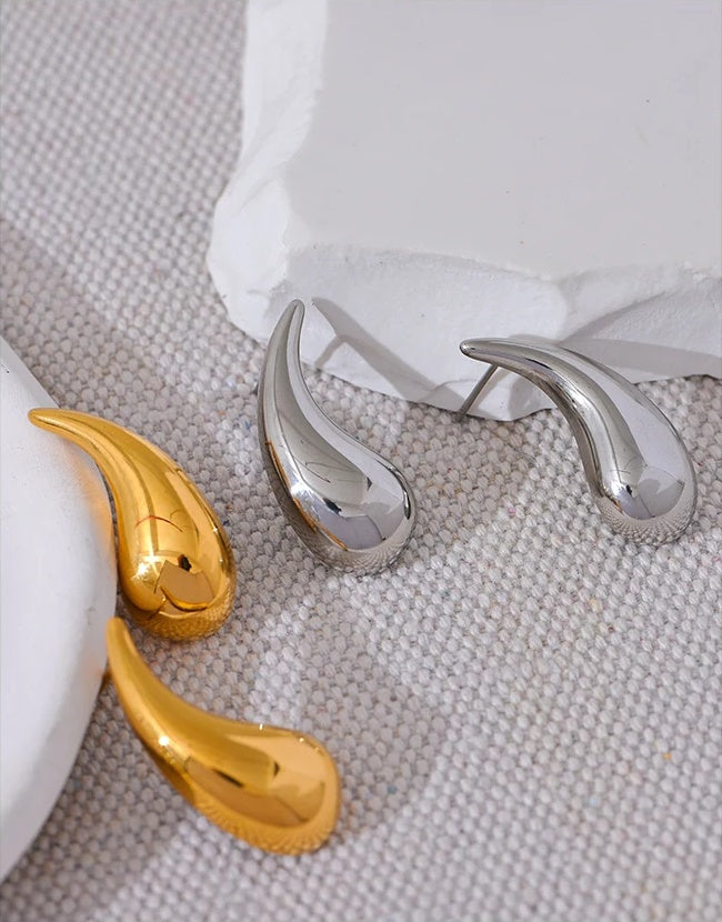 Water Drop Minimalist Stud Earrings - Ecru