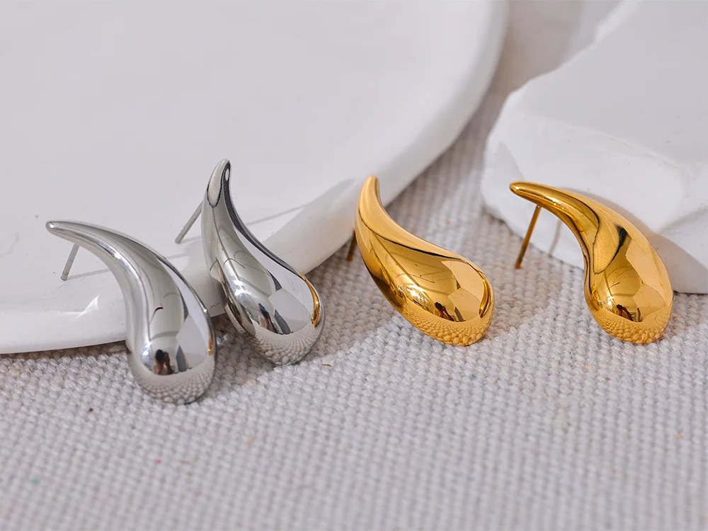 Water Drop Minimalist Stud Earrings - Ecru