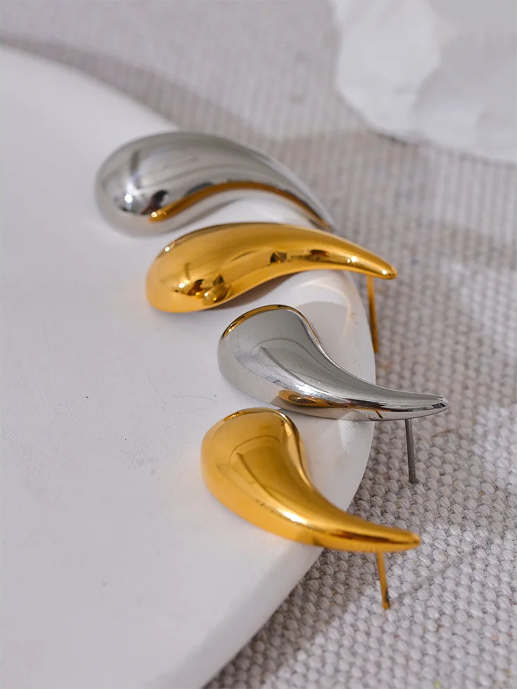 Water Drop Minimalist Stud Earrings - Ecru