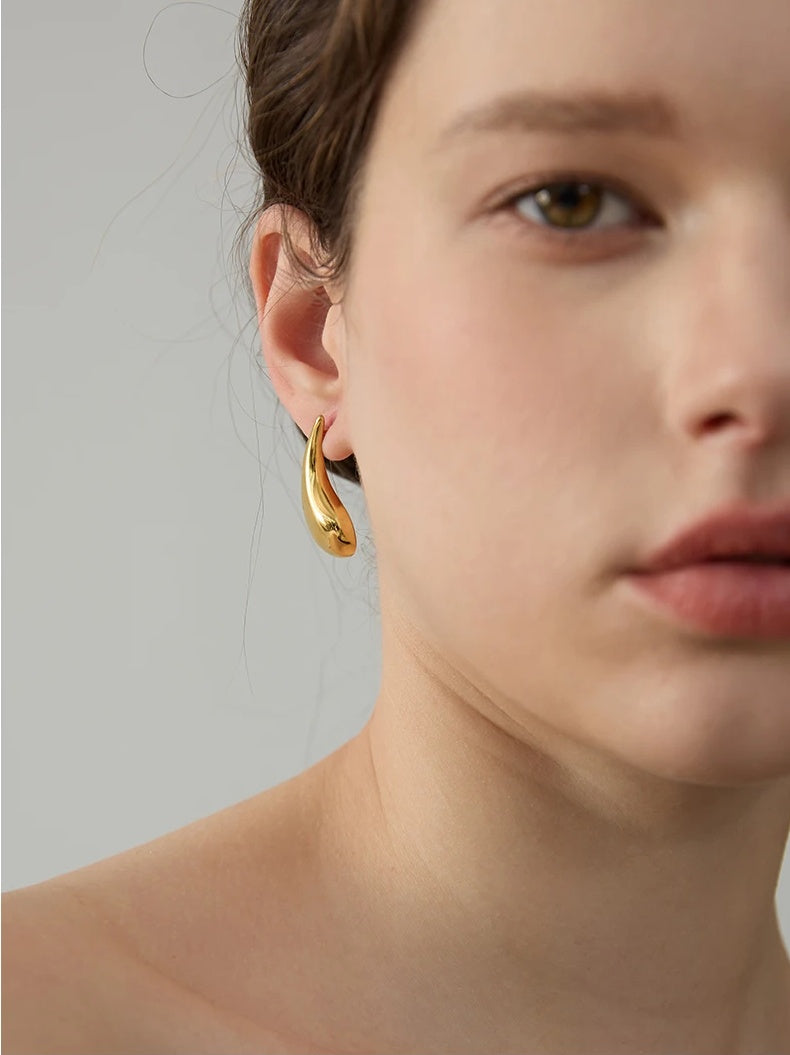 Water Drop Minimalist Stud Earrings - Ecru
