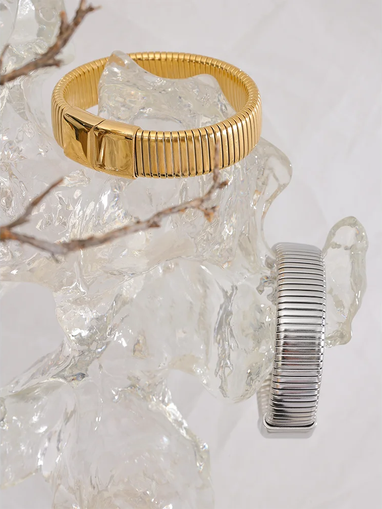 Wide Cuban Chain Statement Bracelet - Ecru