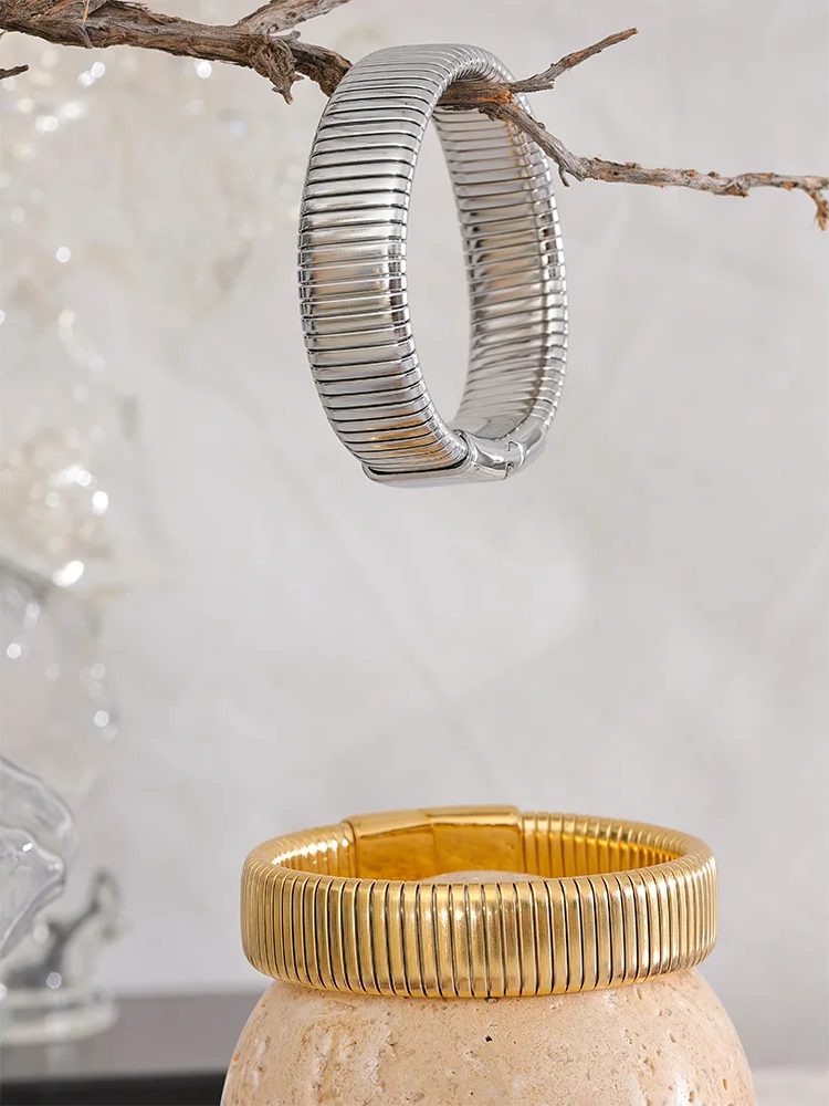 Wide Cuban Chain Statement Bracelet - Ecru