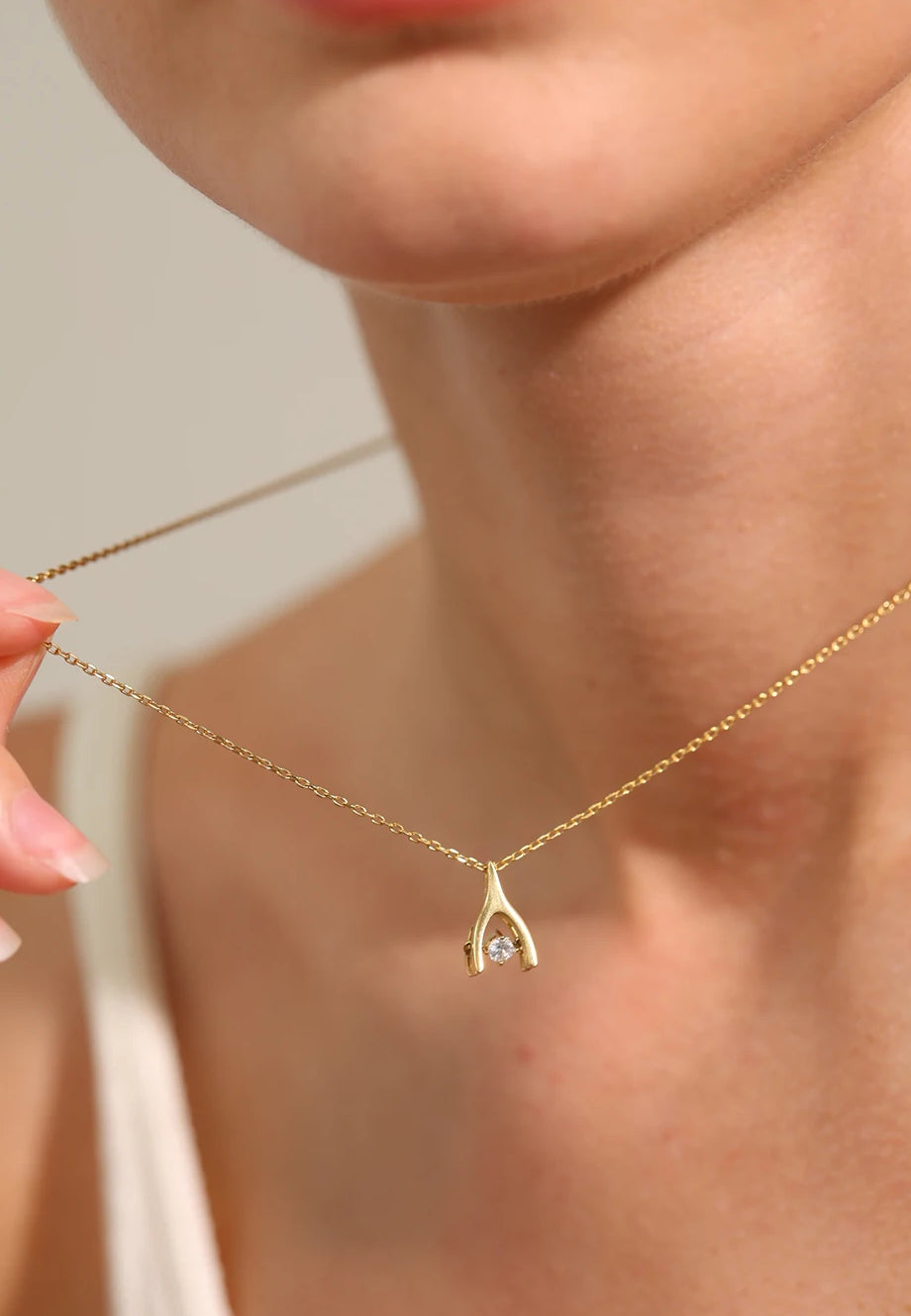 Zircon Elegant Minimalist Pendant Necklace - Ecru