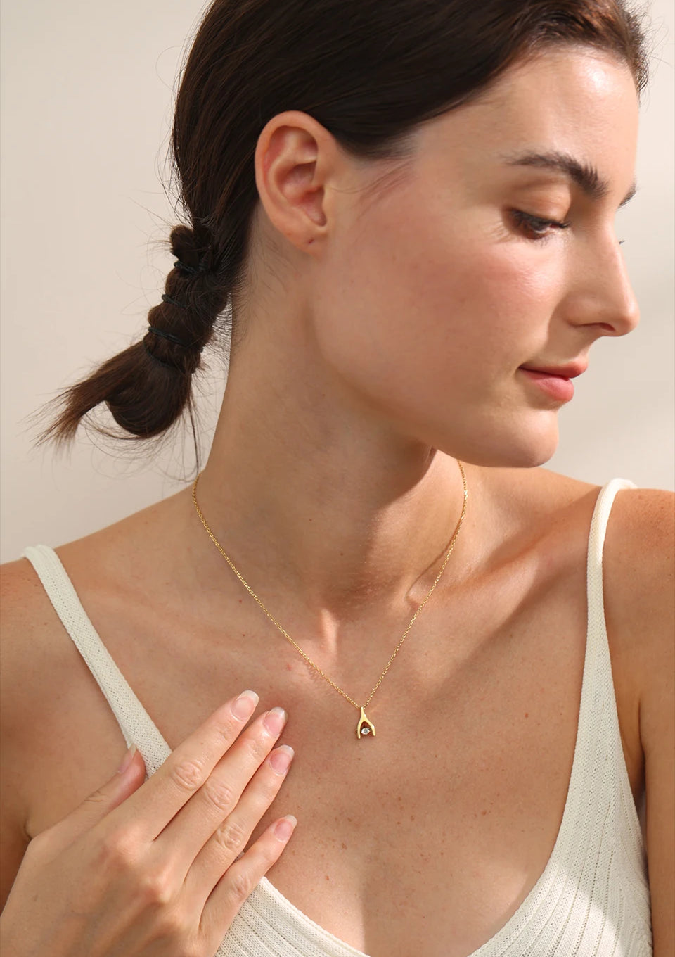 Zircon Elegant Minimalist Pendant Necklace - Ecru