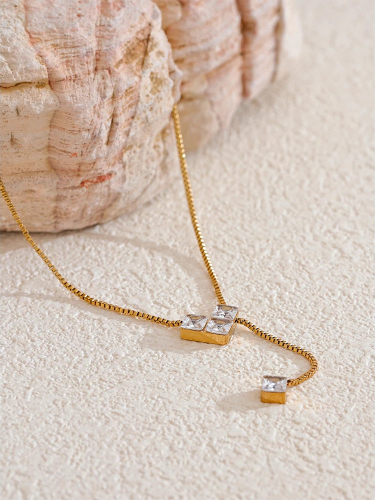 Zircon Heart Pendant Statement Necklace - Ecru