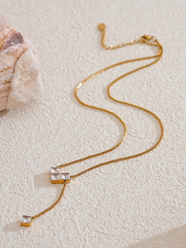 Zircon Heart Pendant Statement Necklace - Ecru